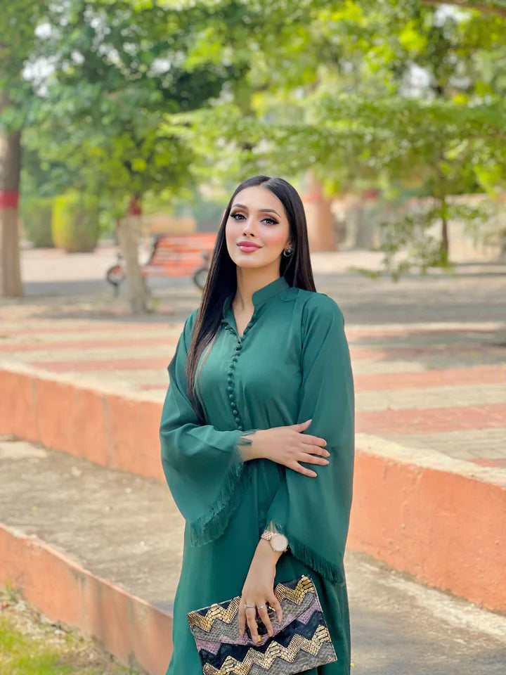 MOMINA AMAAR | GREEN BUTTON