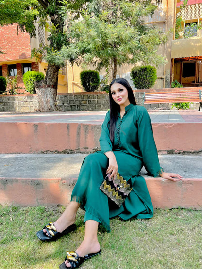 MOMINA AMAAR | GREEN BUTTON